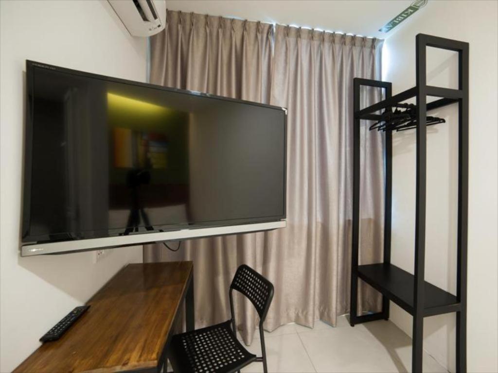 Econtel Queensbay Sungai Dua Bukit Εξωτερικό φωτογραφία