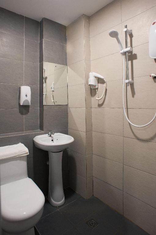 Econtel Queensbay Sungai Dua Bukit Εξωτερικό φωτογραφία